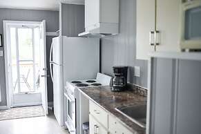 Jackfish Lake Cottages Motel