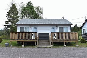 Jackfish Lake Cottages Motel