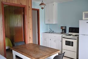 Jackfish Lake Cottages Motel