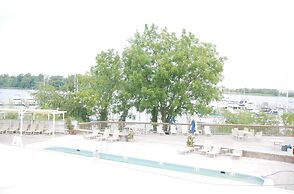 The Lodge at Great Oak Landing