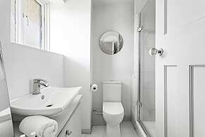 1-bed London Bliss: Putney Gem