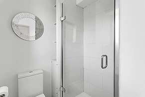 1-bed London Bliss: Putney Gem