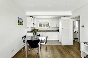 1-bed London Bliss: Putney Gem