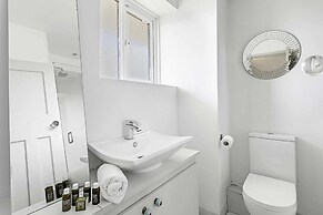 1-bed London Bliss: Putney Gem