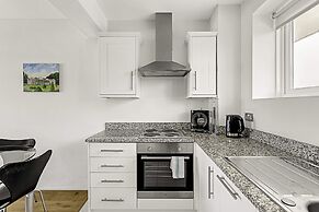 1-bed London Bliss: Putney Gem