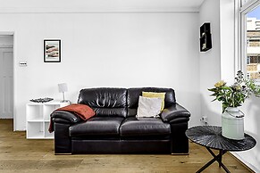 1-bed London Bliss: Putney Gem