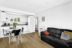 1-bed London Bliss: Putney Gem