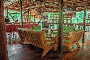 Caiman Lodge