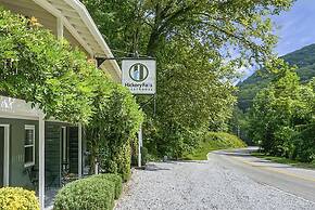 Hickory Falls Inn