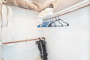 King Bed - Top Floor 2sty Loft - Parking 4058