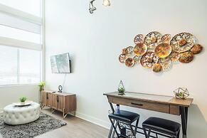 King Bed - Top Floor 2sty Loft - Parking 4058