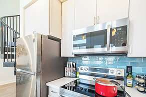 King Bed - Top Floor 2sty Loft - Parking 4058