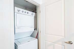 King Bed - Top Floor 2sty Loft - Parking 4058