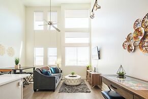 King Bed - Top Floor 2sty Loft - Parking 4058