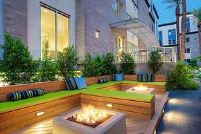 King Bed - Top Floor 2sty Loft - Parking 4058