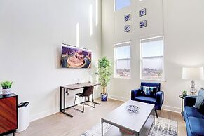 Loft with Views-King Bed-Close to Shop/Dine-Parking 4011