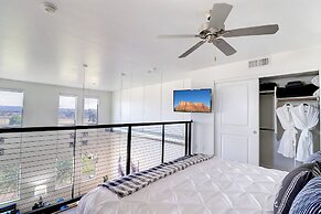 Loft with Views-King Bed-Close to Shop/Dine-Parking 4011