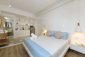 Christinas Hotel & Cafe