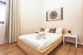 Ben Yehuda By theLight apartment