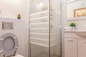 Ben Yehuda By theLight apartment