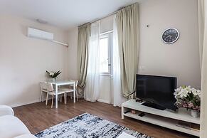 Ben Yehuda By theLight apartment