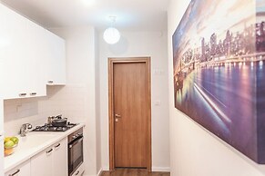 Ben Yehuda By theLight apartment