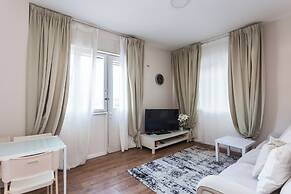 Ben Yehuda By theLight apartment