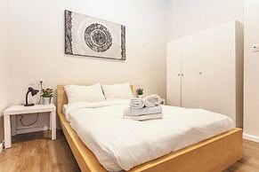 Ben Yehuda By theLight apartment