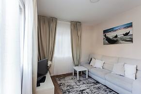 Ben Yehuda By theLight apartment