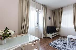 Ben Yehuda By theLight apartment