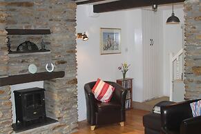 Charming 2-bed Cottage in Modbury