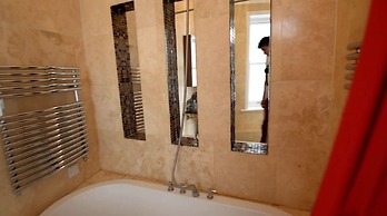 Beautiful 2-bed Flat in London