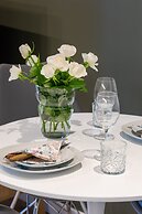 Shellter Suita Flora by Renters Prestige