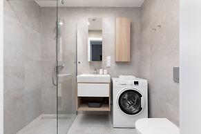 Shellter Suita Flora by Renters Prestige