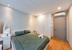 Gold View Saigon Riverside