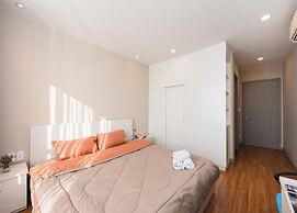 Gold View Saigon Riverside