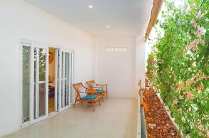 Divers Lodge Plumeria