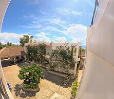 Divers Lodge Plumeria