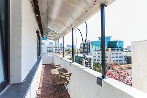 Rothschild Boulevard Prime location 1Bd