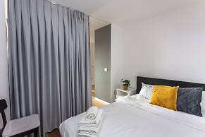 Rothschild Boulevard Prime location 1Bd