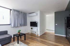 Rothschild Boulevard Prime location 1Bd