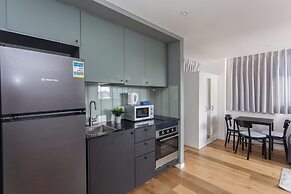 Rothschild Boulevard Prime location 1Bd