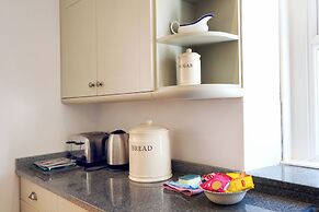 The Retreat - 5 Bedroom House - Horton