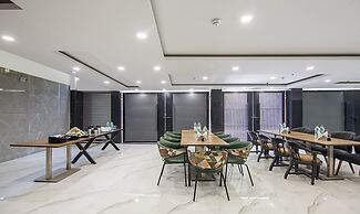 Treebo Royal Comfort