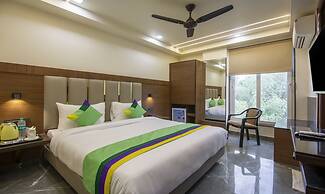 Treebo Royal Comfort