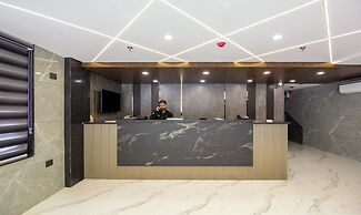 Treebo Royal Comfort