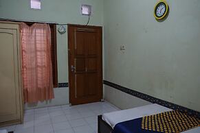 SPOT ON 92665 Yoko Kost Syariah