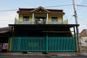 SPOT ON 92665 Yoko Kost Syariah