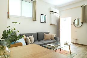 Simple Living in Tel Aviv by Sea N' Rent