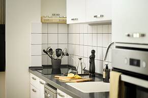 Simple Living in Tel Aviv by Sea N' Rent